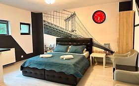 The Bridge - Central Studio With Free Parking