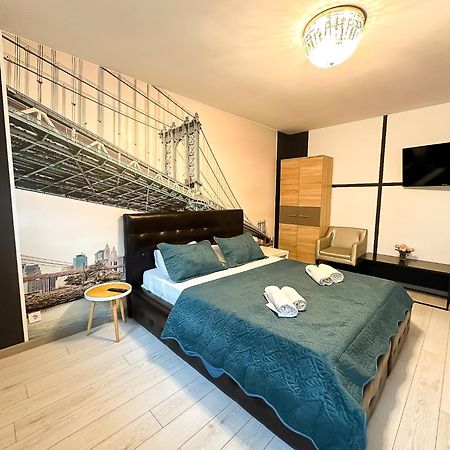 The Bridge - Central Studio With Free Parking Craiova Esterno foto