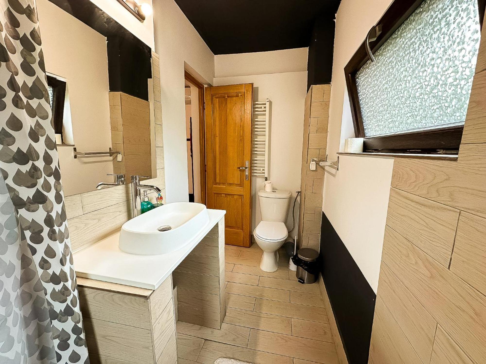 The Bridge - Central Studio With Free Parking Craiova Esterno foto