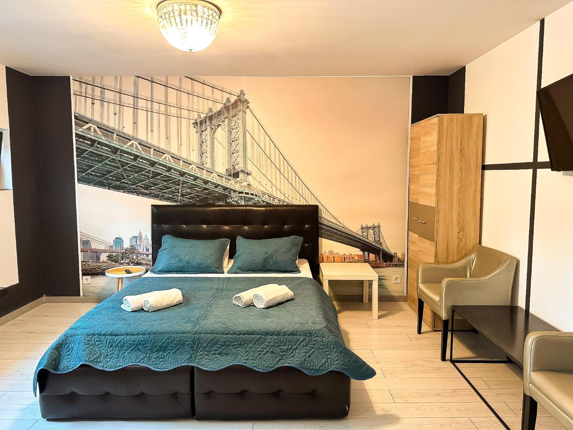 The Bridge - Central Studio With Free Parking Craiova Esterno foto